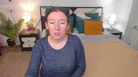 Snapshot of catherinewalls chatting on October 20, 7:44 am Catrin online show from October 20, 7:44 am