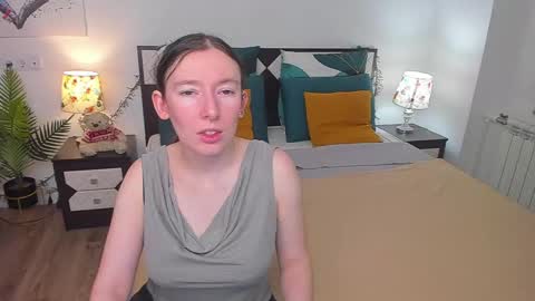 Snapshot of catherinewalls chatting on March 3, 2:44 am Catrin online show from March 3, 2:44 am
