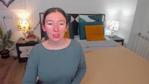 Snapshot of catherinewalls chatting on February 8, 3:08 am Catrin online show from February 8, 3:08 am