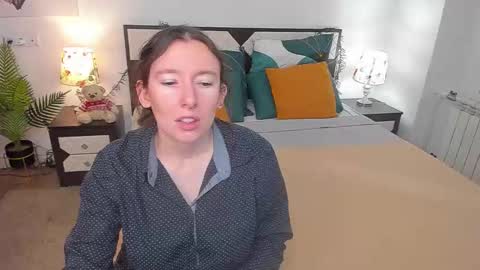 Snapshot of catherinewalls chatting on September 26, 6:55 am Catrin online show from September 26, 6:55 am