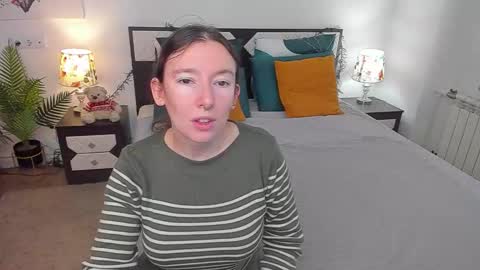 Snapshot of catherinewalls chatting on October 3, 7:57 am Catrin online show from October 3, 7:57 am