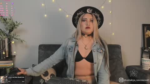 Cattaleya Ravenwood online show from March 18, 2:22 pm