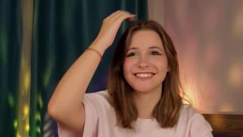 Lina  online show from February 3, 7:18 pm