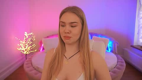 celestenoirr online show from March 2, 7:15 am