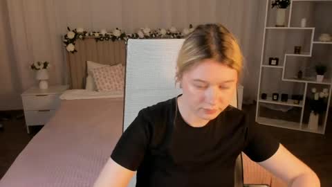your cute kitty online show from June 5, 6:36 pm