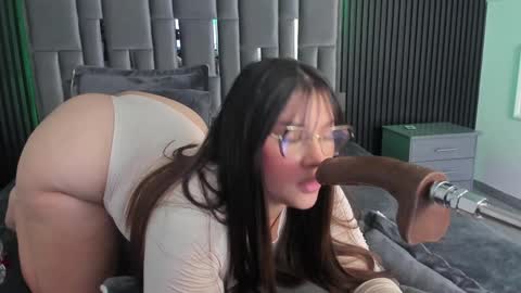 Celeste Bloom online show from February 2, 3:54 am