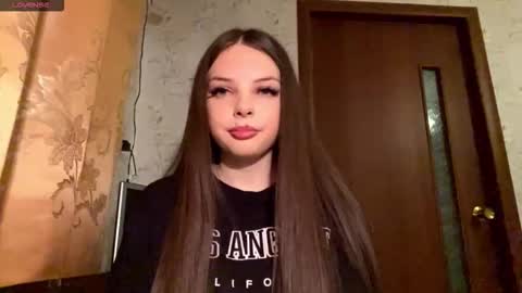 Mia online show from March 3, 5:41 pm