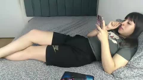 Snapshot of chanelsexyy chatting on February 17, 9:43 pm Viviana 3 online show from February 17, 9:43 pm