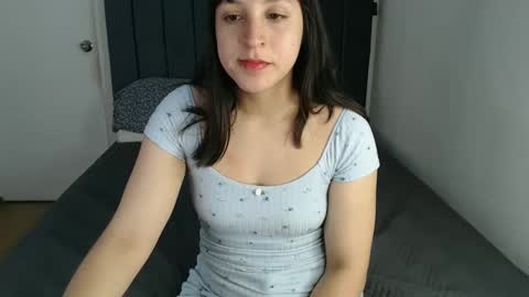 Snapshot of chanelsexyy chatting on February 3, 10:32 pm Viviana 3 online show from February 3, 10:32 pm
