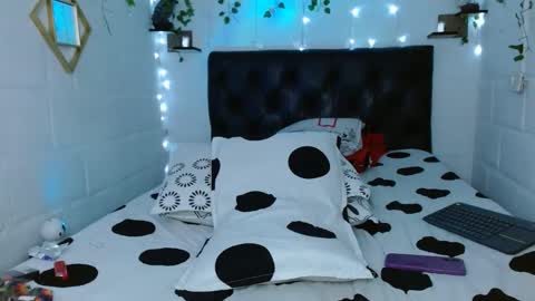 channel online show from February 12, 9:33 pm