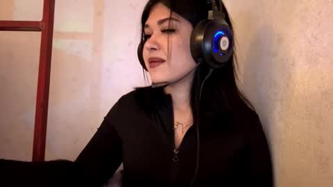 Lola online show from December 2, 6:21 pm