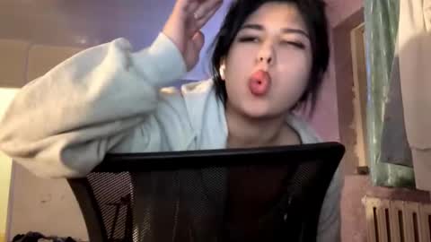 Lola online show from January 9, 7:29 pm