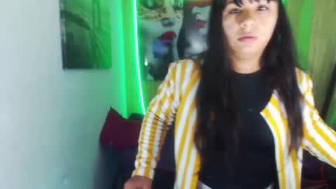 Snapshot of charis_21 chatting on September 14, 5:05 am charis 2 online show from September 14, 5:05 am