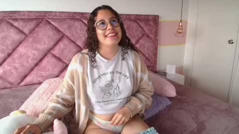 Snapshot of charlote__miller chatting on March 6, 1:35 pm You honey online show from March 6, 1:35 pm