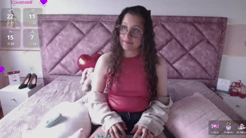 Snapshot of charlote__miller chatting on February 18, 7:10 pm You honey online show from February 18, 7:10 pm