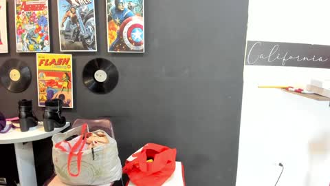 Snapshot of charlotte_brown_1 chatting on December 19, 11:18 am CHARLOTTE BROWN online show from December 19, 11:18 am