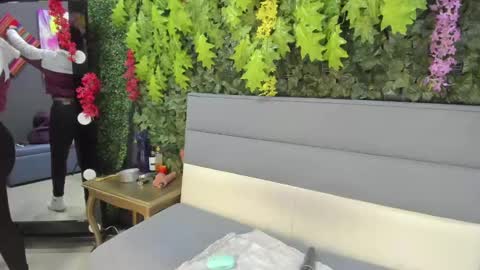 Snapshot of charlotte_brown_1 chatting on January 4, 11:33 am CHARLOTTE BROWN online show from January 4, 11:33 am