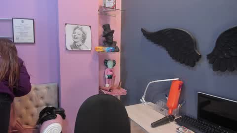 Snapshot of charlotte_brown_1 chatting on January 3, 11:25 am CHARLOTTE BROWN online show from January 3, 11:25 am