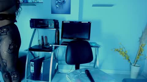 Snapshot of charlotte_brown_1 chatting on February 27, 2:00 pm CHARLOTTE BROWN online show from February 27, 2:00 pm