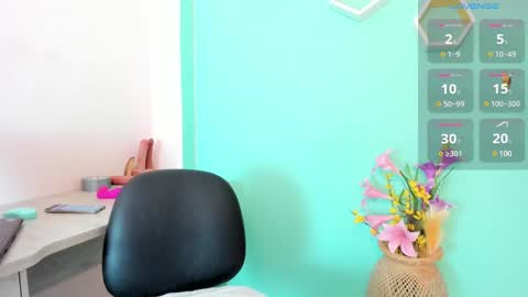Snapshot of charlotte_brown_1 chatting on March 6, 1:14 pm CHARLOTTE BROWN online show from March 6, 1:14 pm