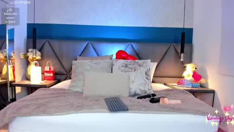 Charlotte online show from February 15, 1:27 pm