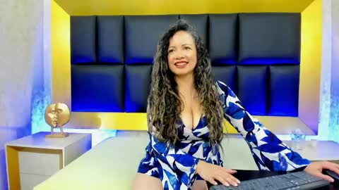 charlotte_monnroe online show from May 3, 12:52 pm