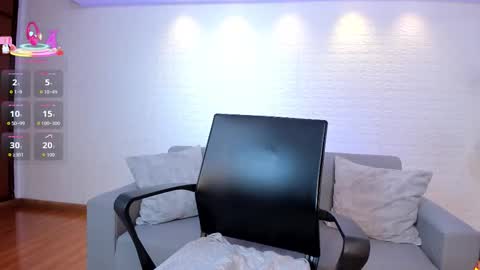 Snapshot of charlotte_whitee1 chatting on October 16, 11:57 am Charlotte Everyday From 0700 to 1300 Col Time online show from October 16, 11:57 am