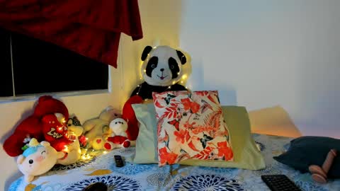 charlottee07 online show from April 10, 1:22 am