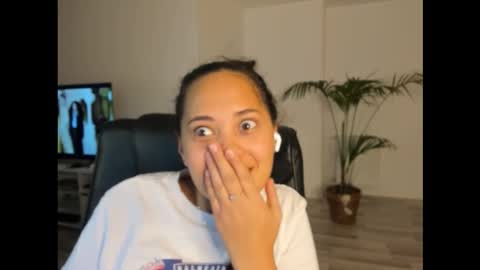 charlotte hamilton online show from September 28, 10:15 pm