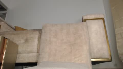 charlottehorny1 online show from December 22, 6:39 am