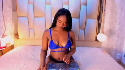 Snapshot of charlotteriver1 chatting on October 5, 10:15 pm online show from October 5, 10:15 pm