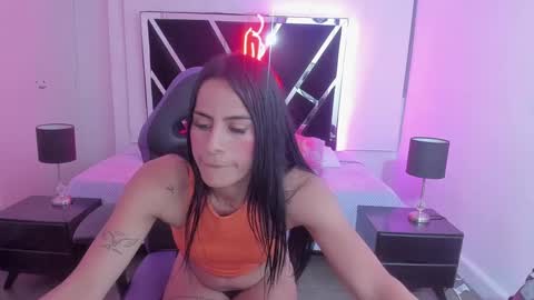 Snapshot of charlotthe_ee chatting on September 11, 12:22 am online show from September 11, 12:22 am
