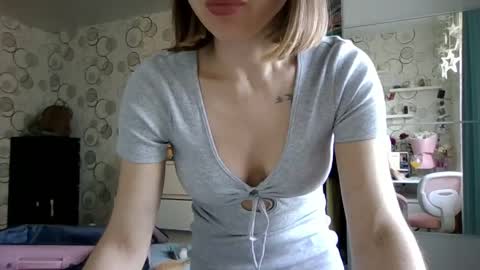 charming__chick online show from May 23, 2:37 pm