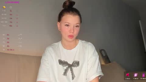 Em online show from October 25, 8:15 pm