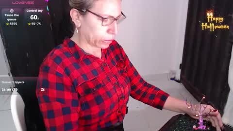 CHAYLA VICTORIA RUIZ  online show from November 5, 10:31 am