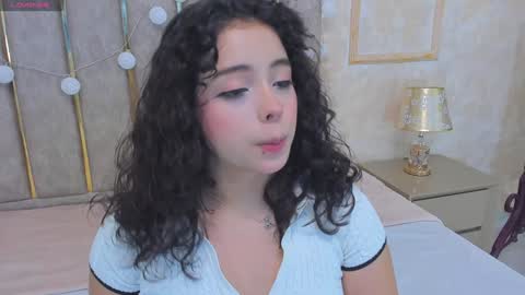 Snapshot of cheerrysweett chatting on December 28, 12:45 pm Baby Cherry online show from December 28, 12:45 pm