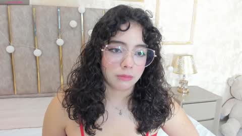 Snapshot of cheerrysweett chatting on January 7, 1:03 pm Baby Cherry online show from January 7, 1:03 pm