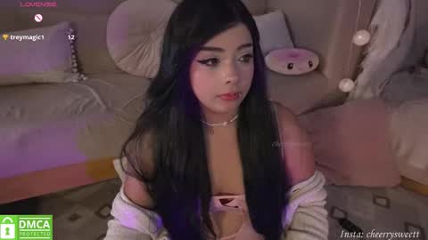 Snapshot of cheerrysweett chatting on October 8, 3:22 am Baby Cherry online show from October 8, 3:22 am