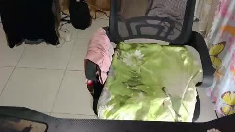 Chell online show from November 25, 6:48 am