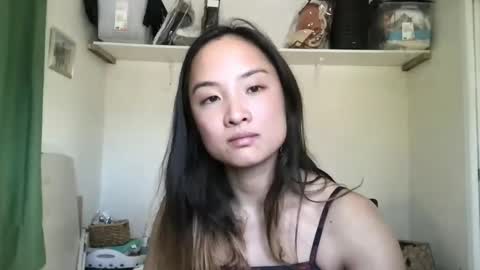 Snapshot of chellybear101 chatting on February 28, 10:39 pm chellybear101 online show from February 28, 10:39 pm