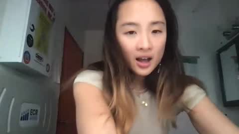 Snapshot of chellybear101 chatting on January 19, 5:28 pm chellybear101 online show from January 19, 5:28 pm