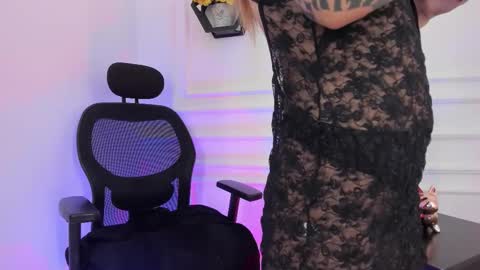 Chelsea  online show from December 17, 10:36 pm