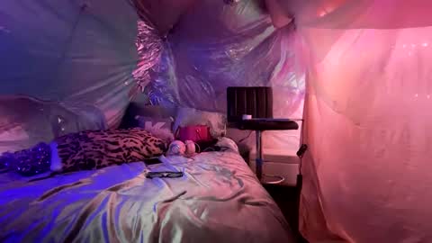 cherrieamaretto online show from September 10, 2:33 am