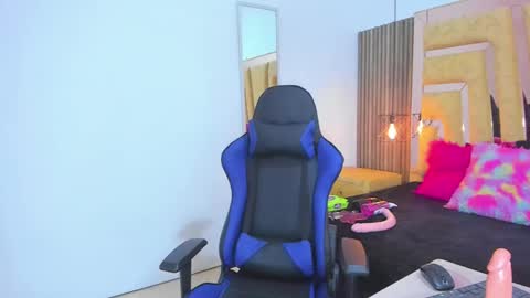 Cherry Mew and jean online show from March 7, 3:18 pm