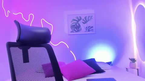 C H E R R Y online show from November 13, 11:53 am