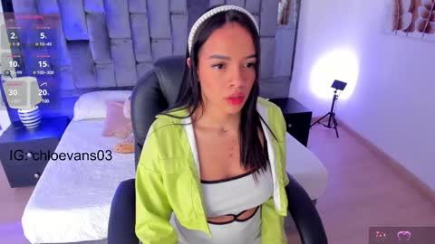 Chloe online show from March 7, 11:40 am