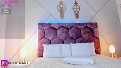 Snapshot of chloe_durand_ chatting on October 10, 10:14 pm chloe_durand_ online show from October 10, 10:14 pm