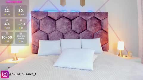 Snapshot of chloe_durand_ chatting on October 11, 10:23 pm chloe_durand_ online show from October 11, 10:23 pm