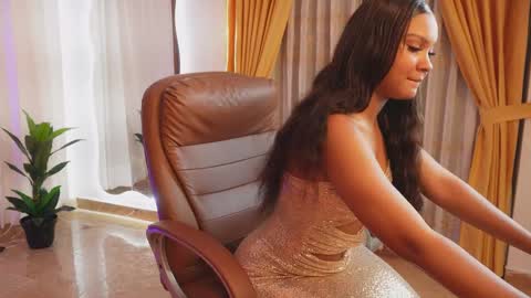 Chloe online show from January 12, 1:05 pm