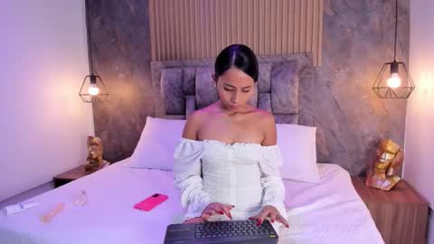 chloe_love__ online show from January 17, 12:12 pm